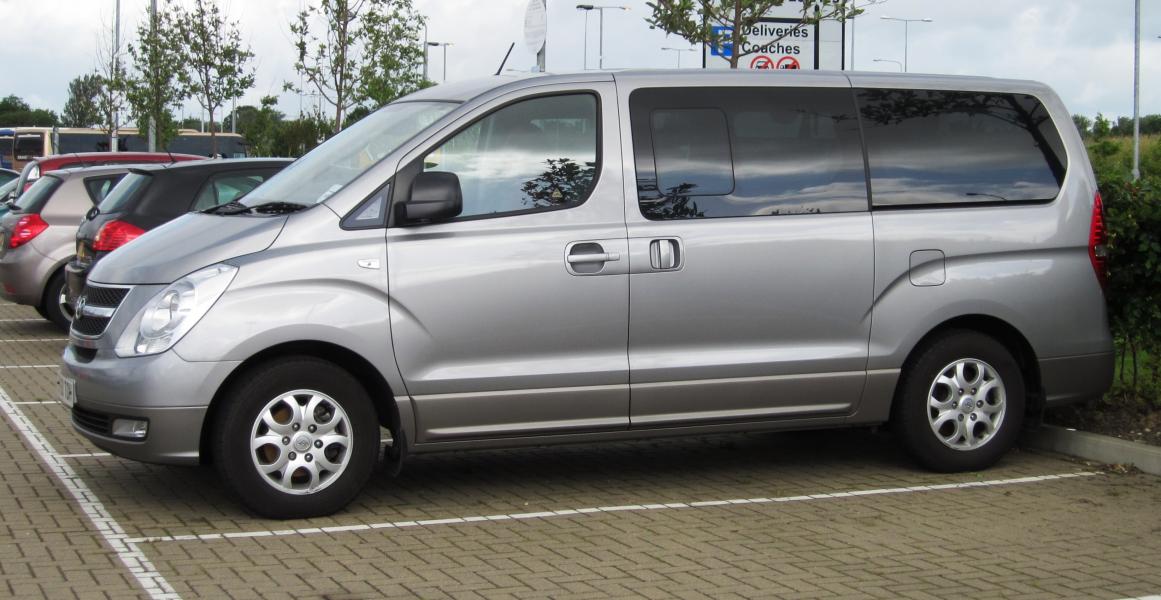 Просторный Хендай Старекс вид сперед…