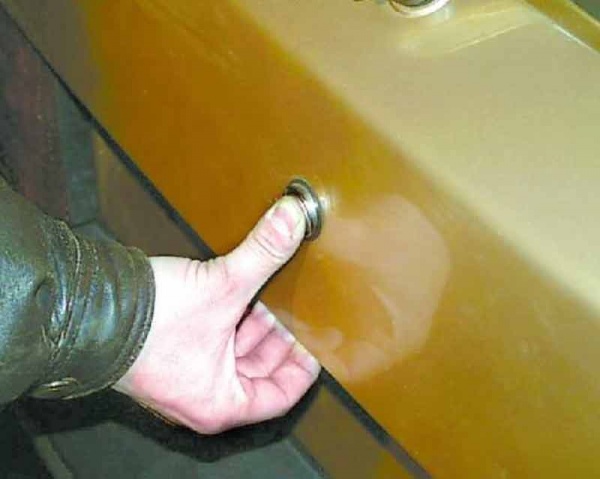 Как открыть багажник ваз 2115 без ключа