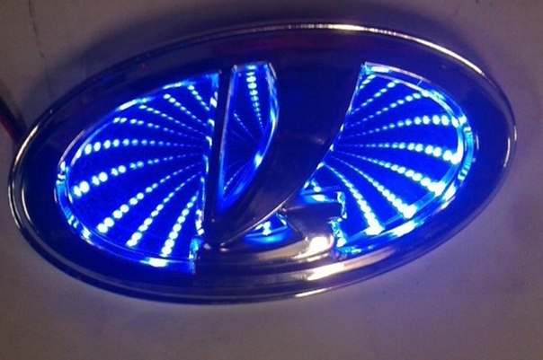 Логотип Лада Приора с синими светодиодами