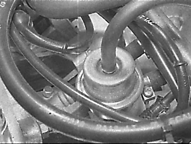  Снятие и установка элементов многоточечной системы впрыска топлива Opel Kadett E