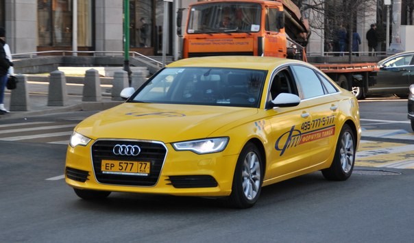 Желтая такси 7. Ауди а6 с8 желтая. Audi a6 такси. Audi a3 такси. Audi a6 2012 Taxi.