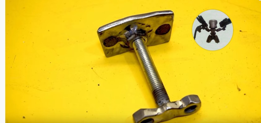 Съемник тормозных колодок автодело. Приспособления для суппортов своими руками. Съемник для тормозных суппортов. Съемник для 4 поршневых суппортов. Приспособление для вкручивания тормозных поршней фольксваген гольф 5.
