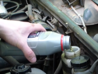 Куда заливать и как поменять тормозную жидкость на ВАЗ-2107